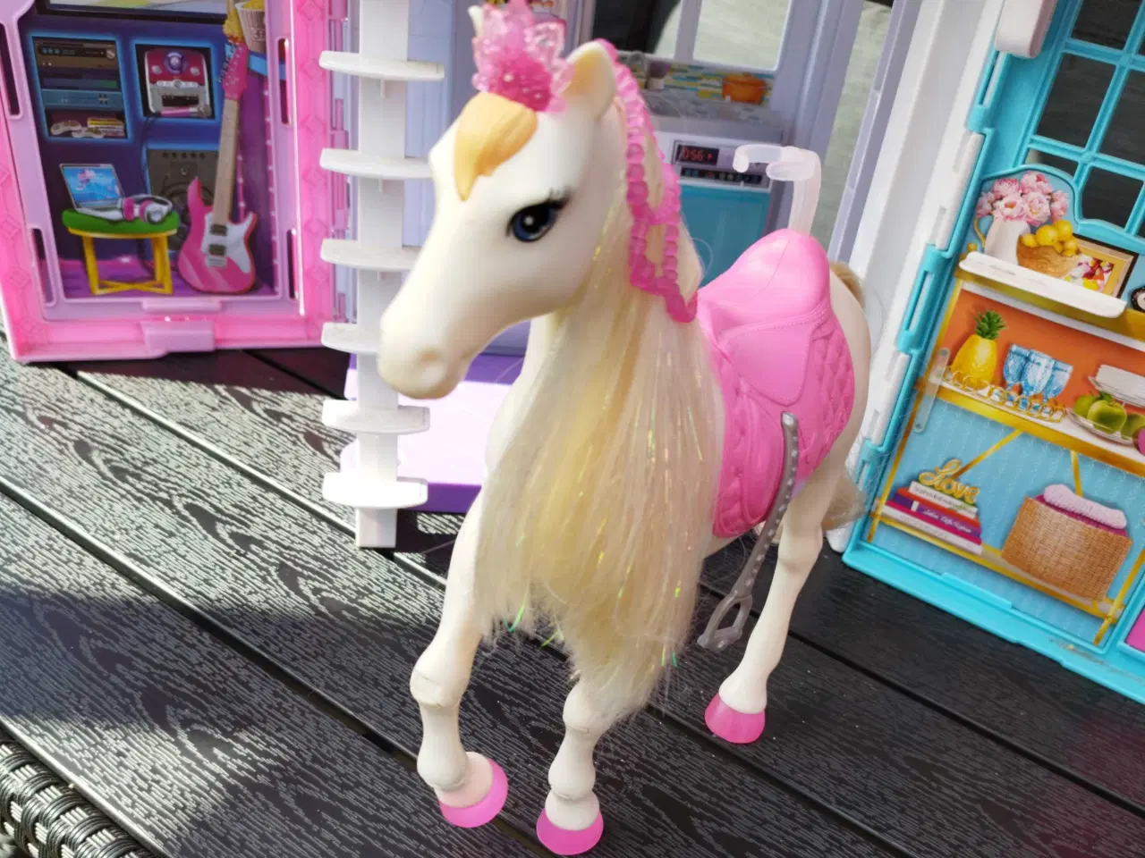 Billede 3 - Barbie hus og hest