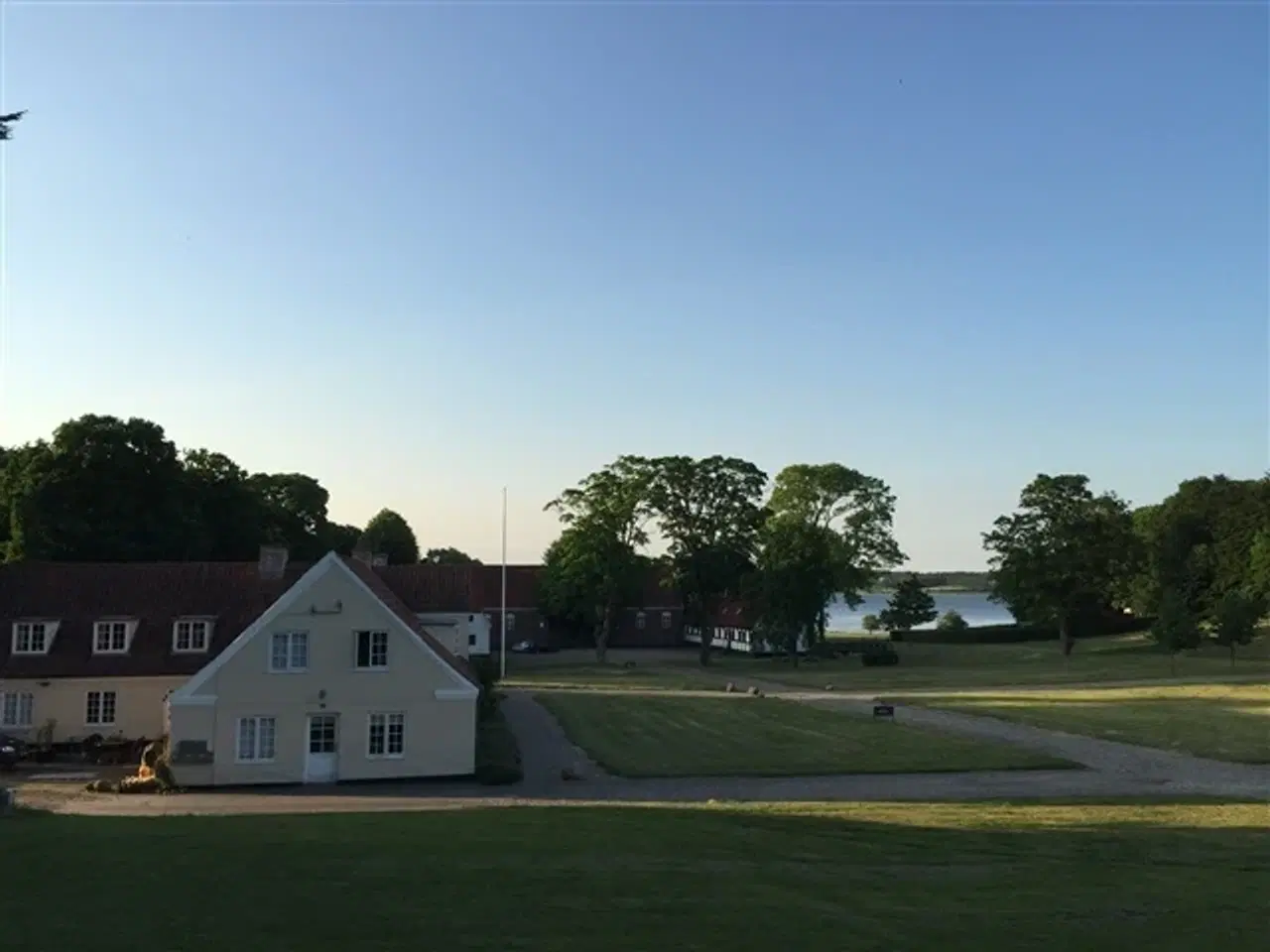 Billede 1 - Fjordusigt, herregaard, naturskønt tæt på byen, Løgstrup, Viborg