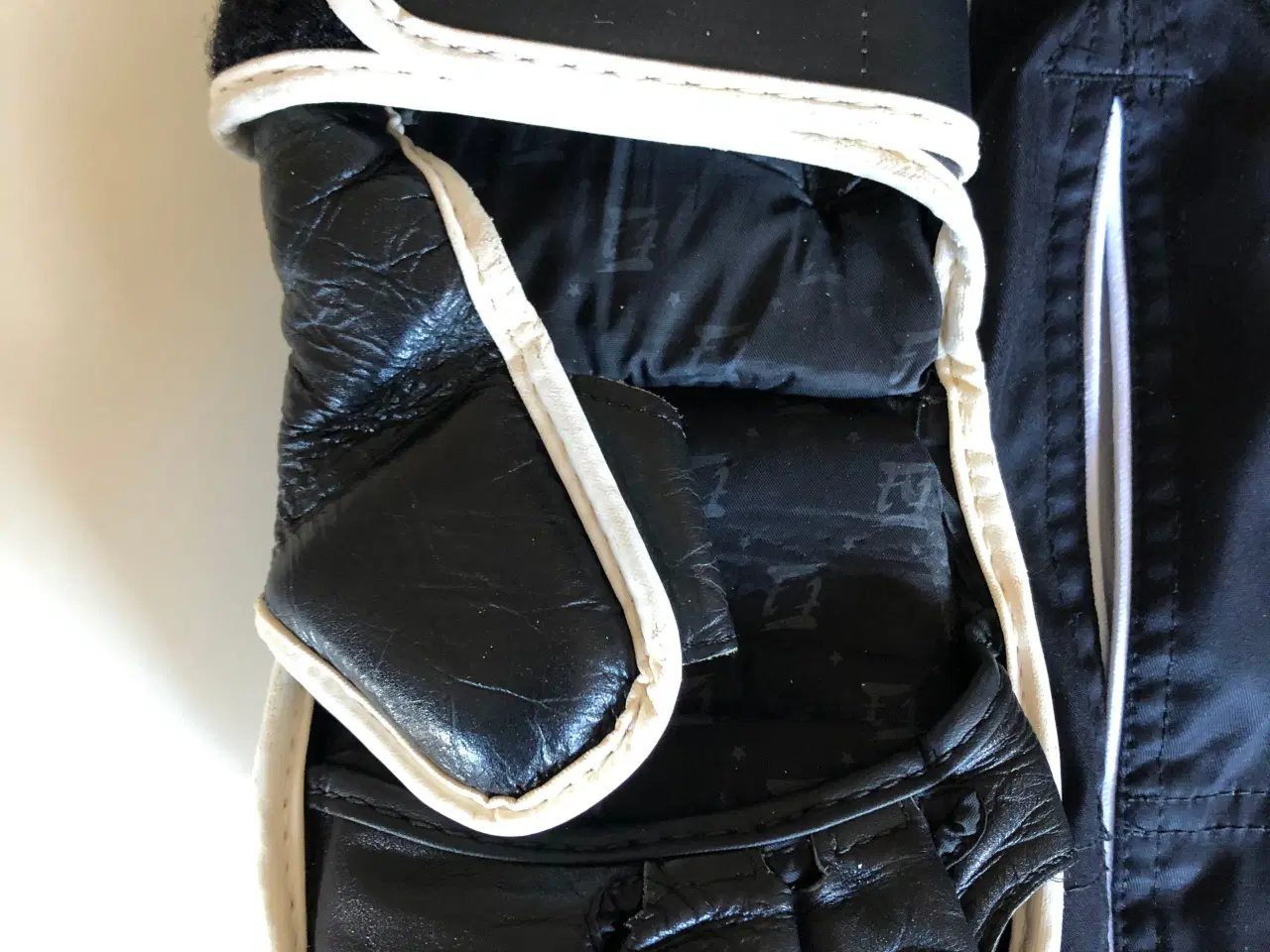 Billede 6 - Hayabusa shorts m. Handsker og skridtbeskytter