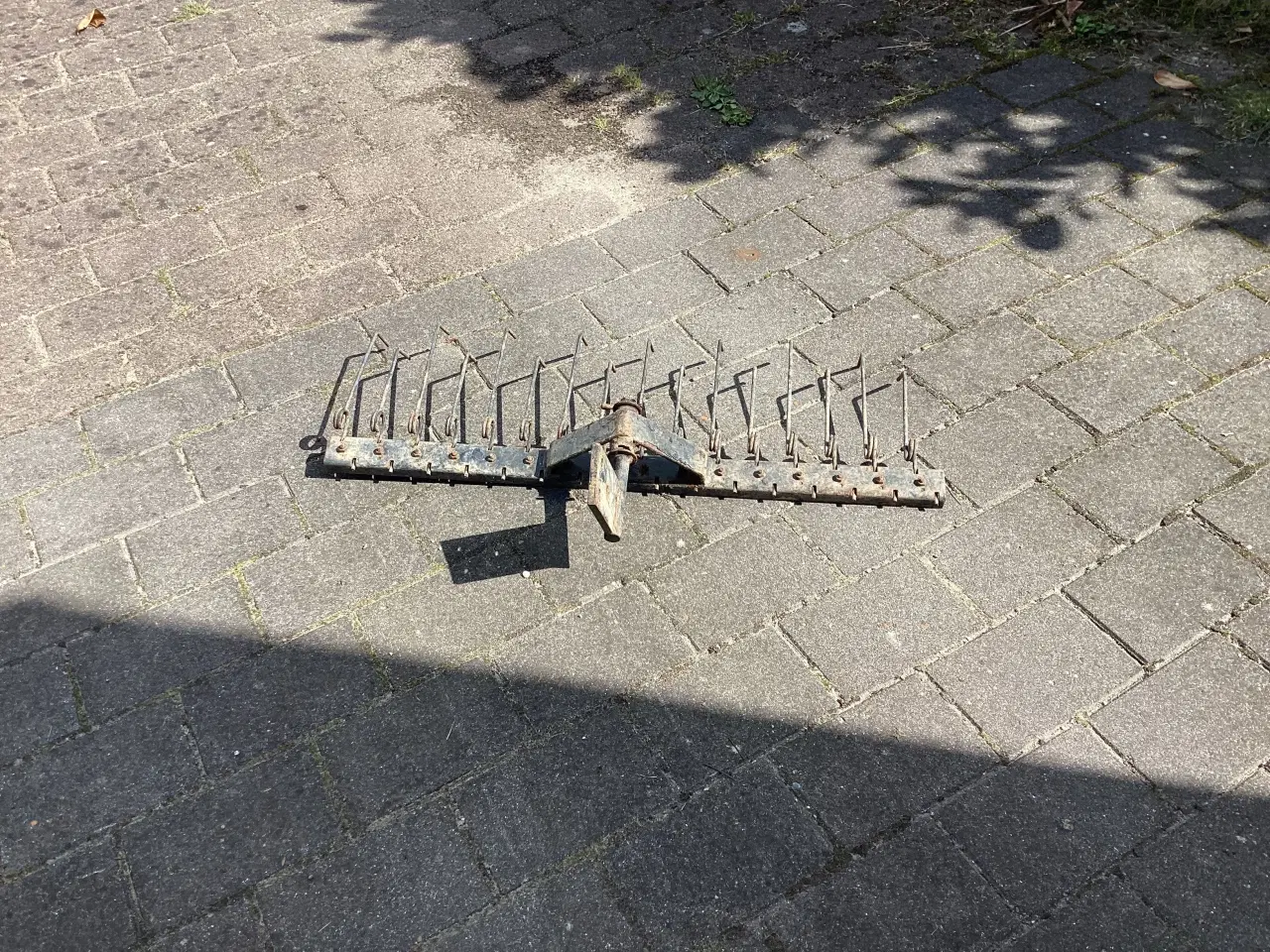 Billede 1 - Gårdrive