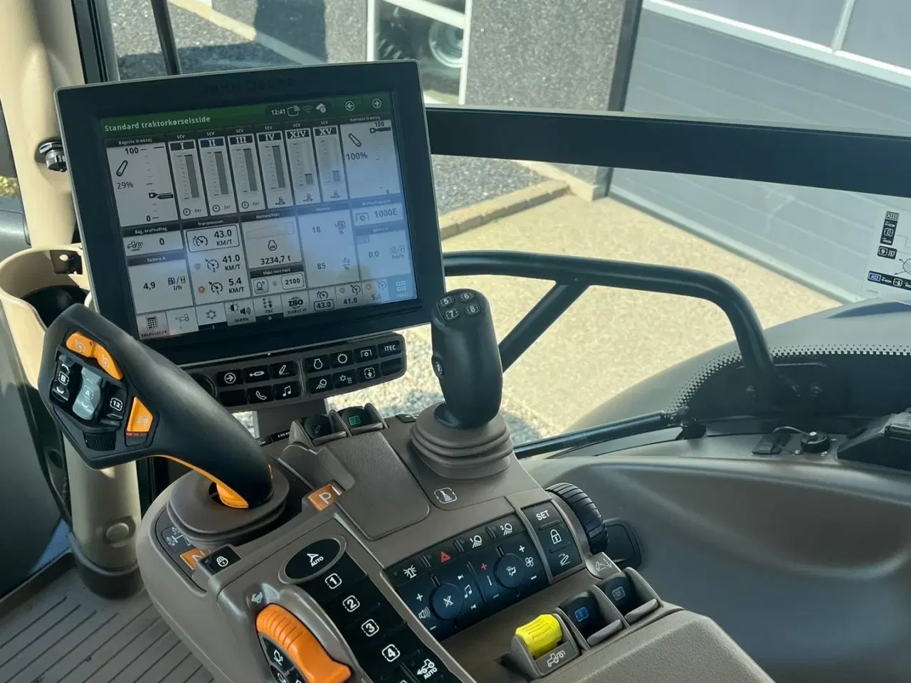 Billede 3 - John Deere 6195R Ultimate Edition, CommandPro, Meget velholdt traktor