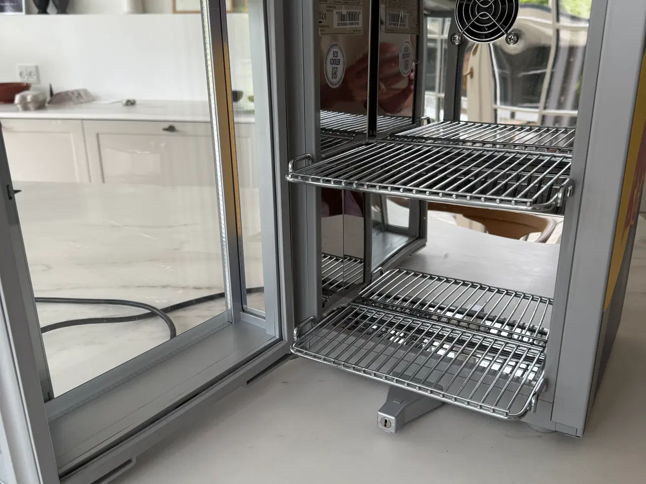Billede 3 - Redbull mini køleskab -i rigtig fin stand