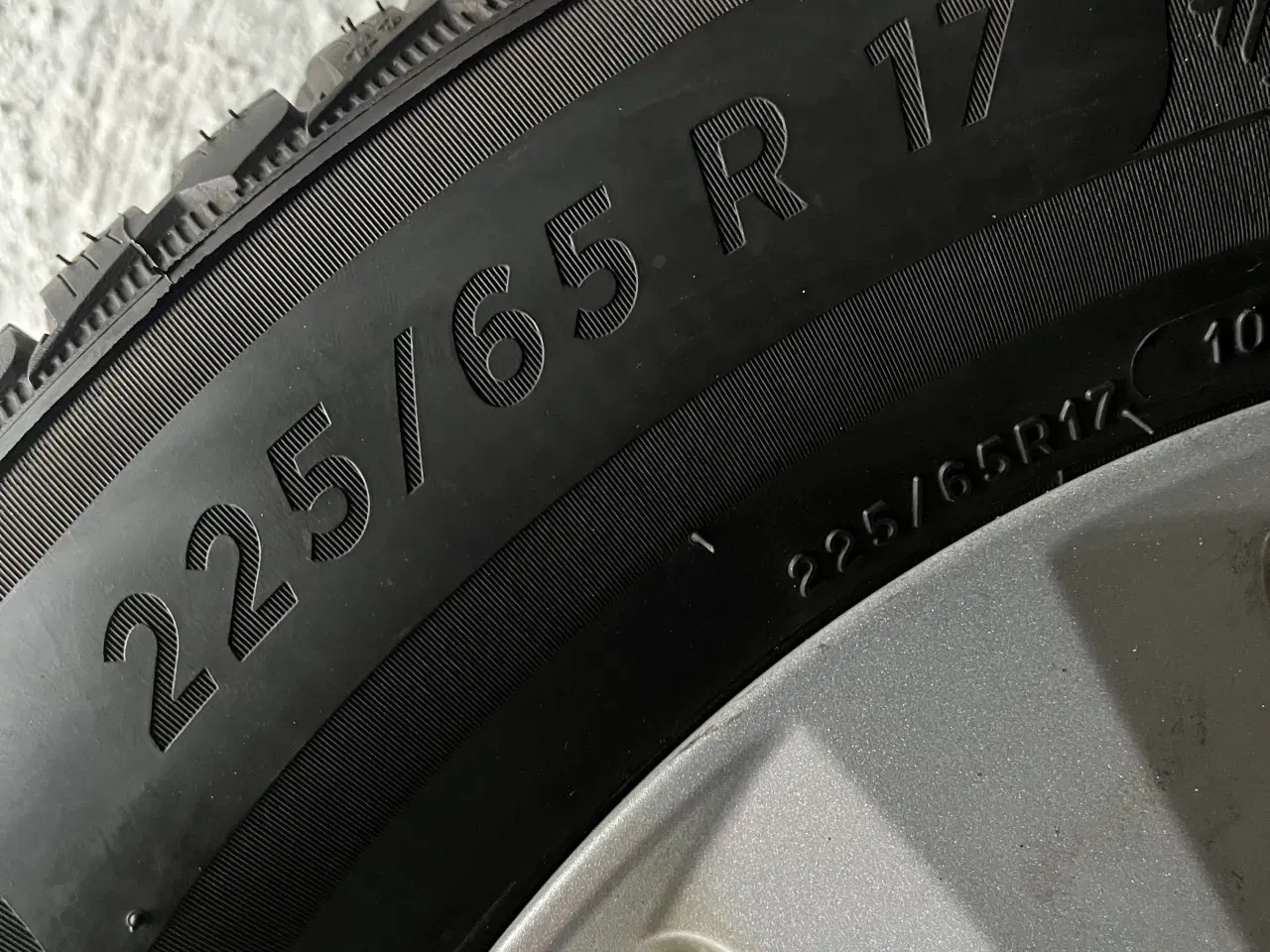 Billede 5 - Flotte RAV4 vinterdæk med alu-fælg