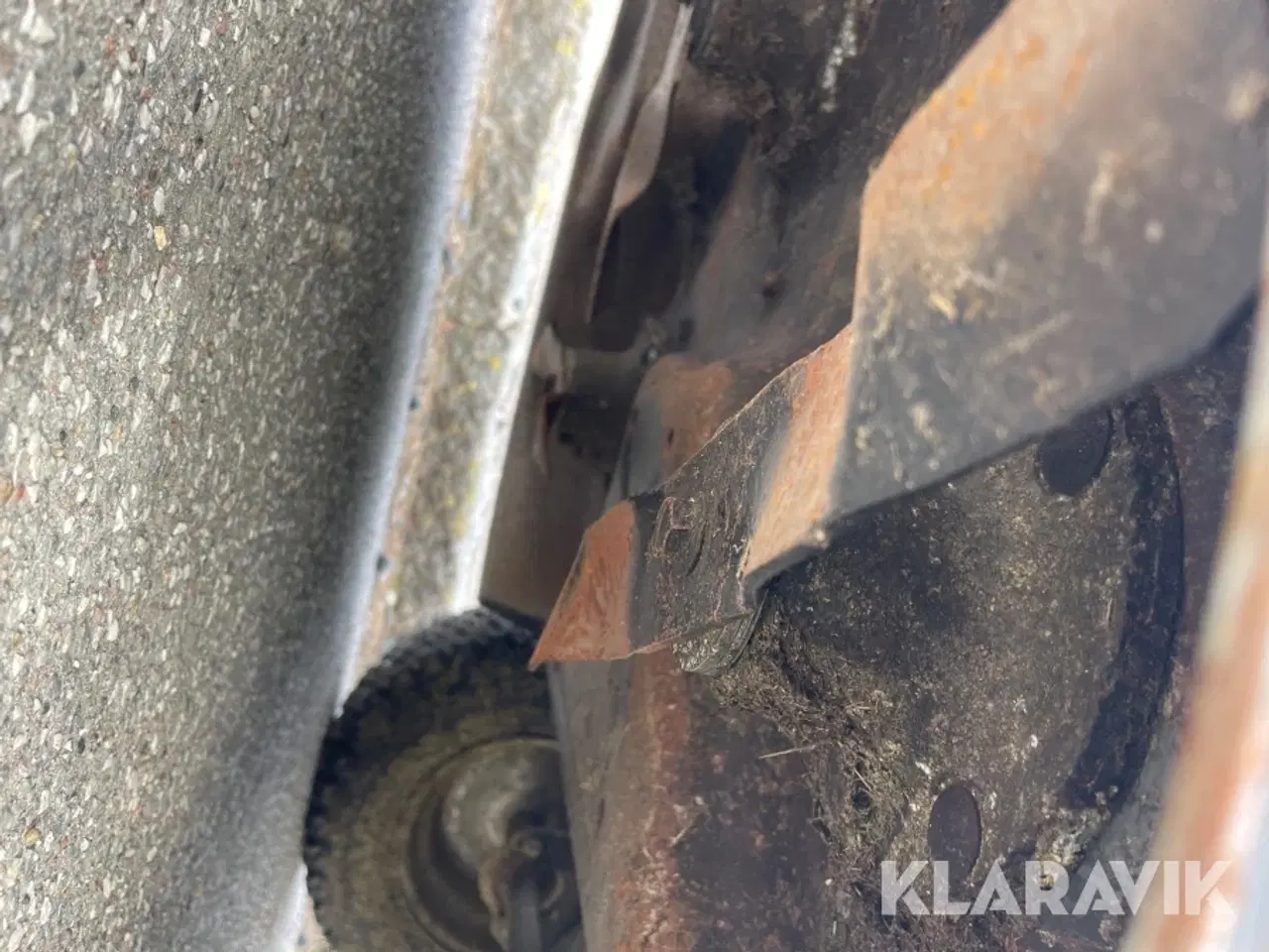 Billede 12 - Græsslåmaskine Husqvarna R216 AWD