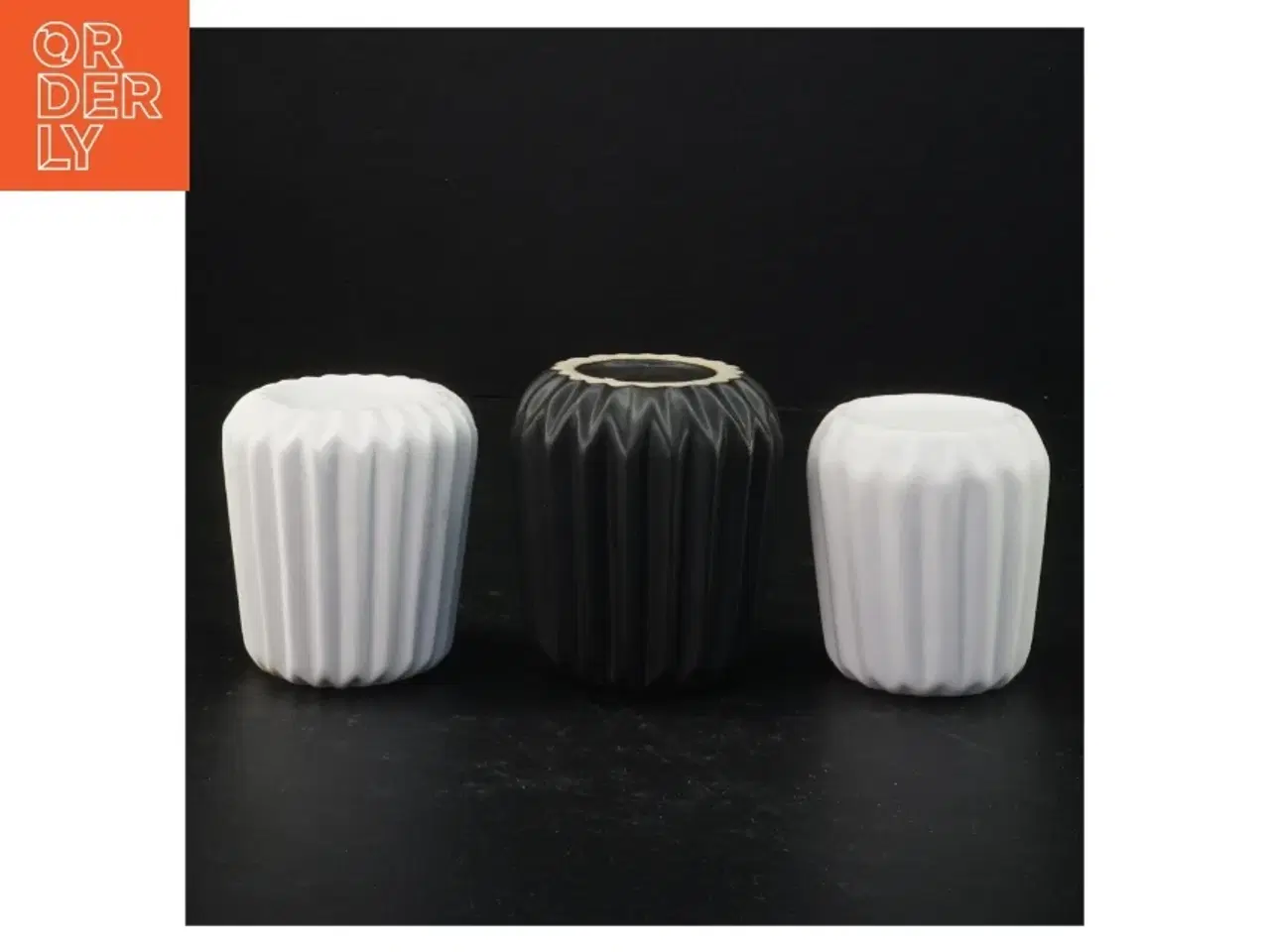 Billede 4 - Keramikvaser i sort og hvid (str. 7,5 x 7 cm og, 7,7 x 7,5 cm og 8,5 x 8 cm)