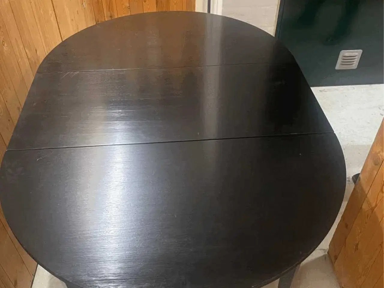 Billede 2 - Sortmalet spisebord m. Tillægsplade