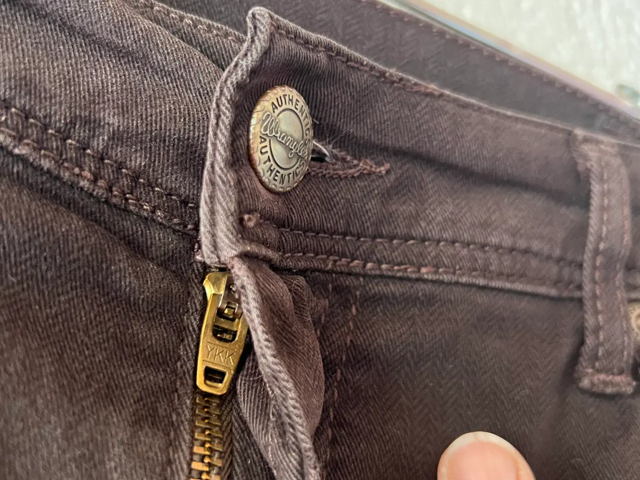 Billede 6 - Brune Wrangler Jeans. Model Texas. (W34/L34)