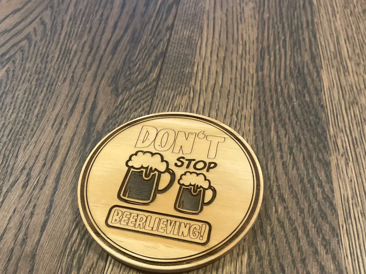 Billede 10 - Flot håndlavet øl holder i egetræ med 6 coasters.