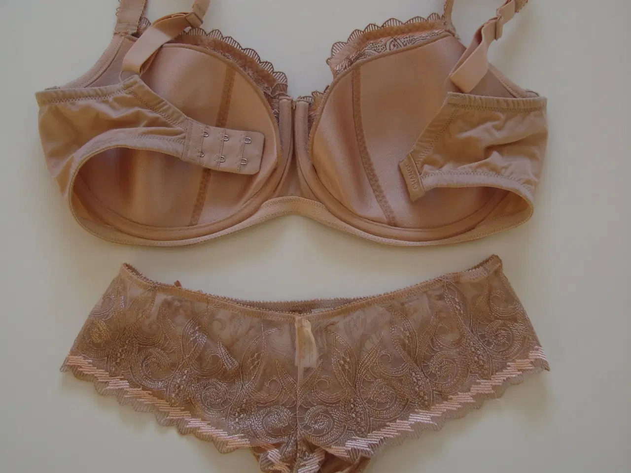 Billede 2 - BH Sæt - Str. J70 + 38/Medium