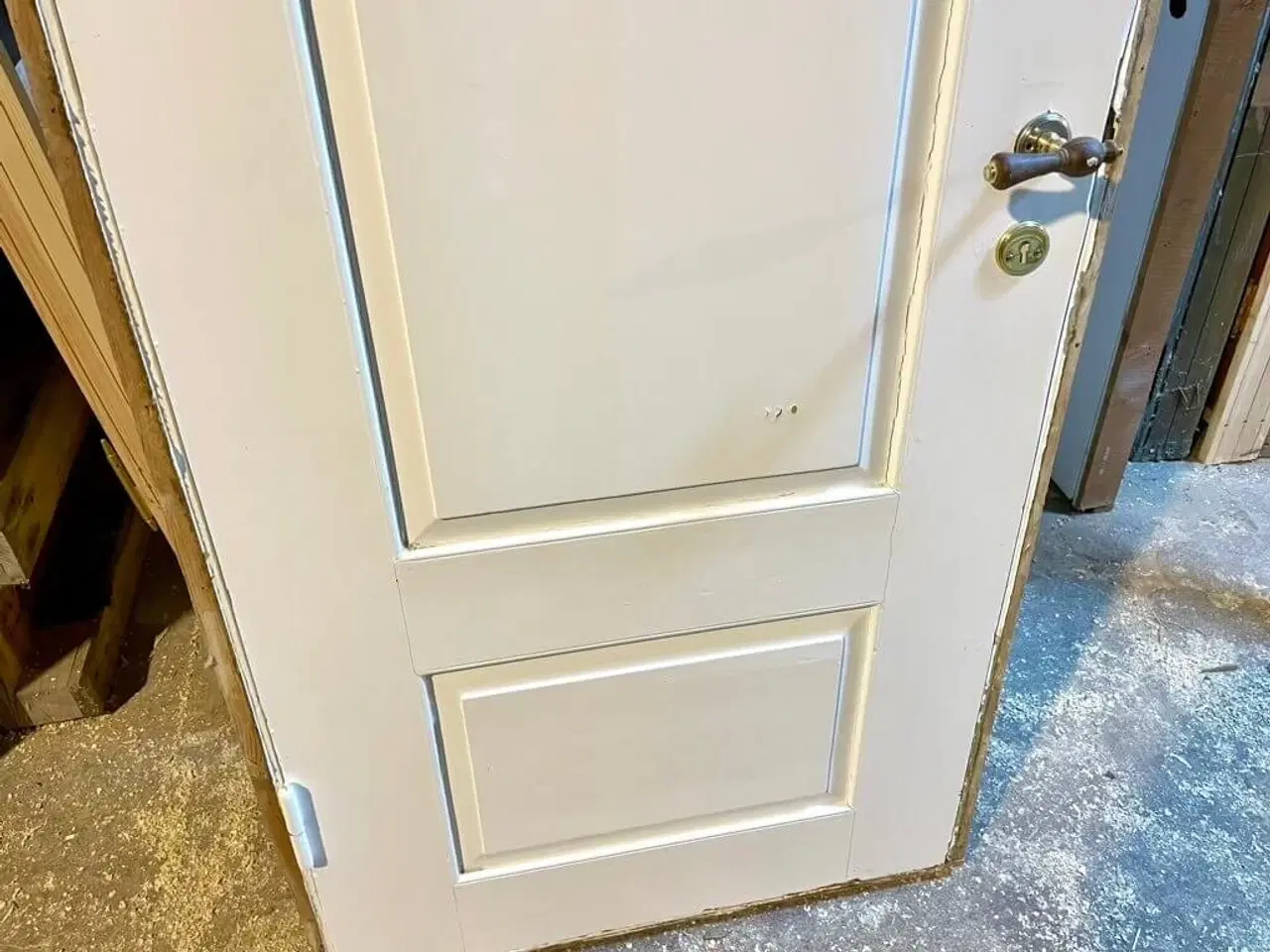 Billede 4 - Lav, venstrehængt fyldningsdør m. karm