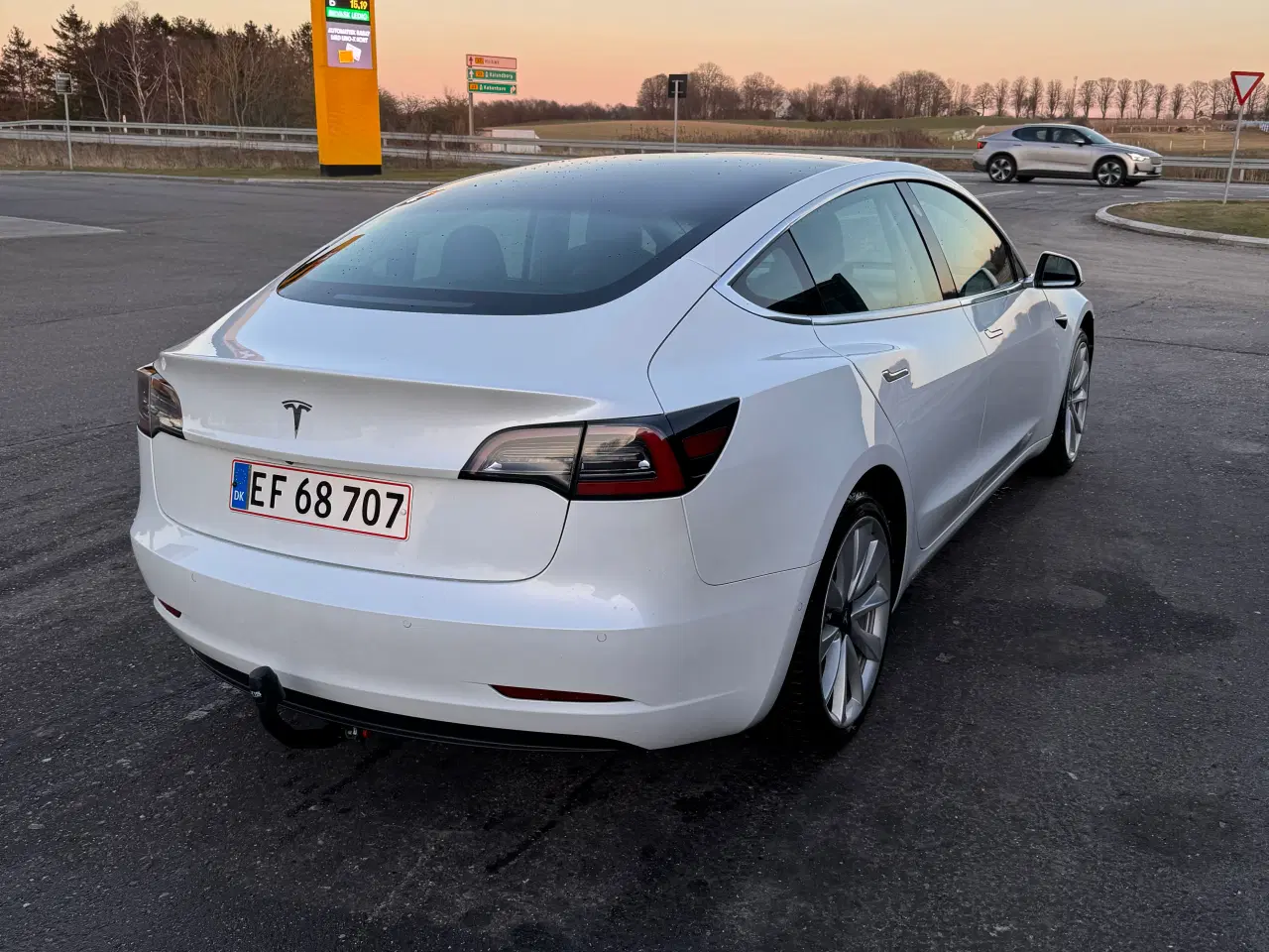 Billede 4 - Velkørende Tesla 3