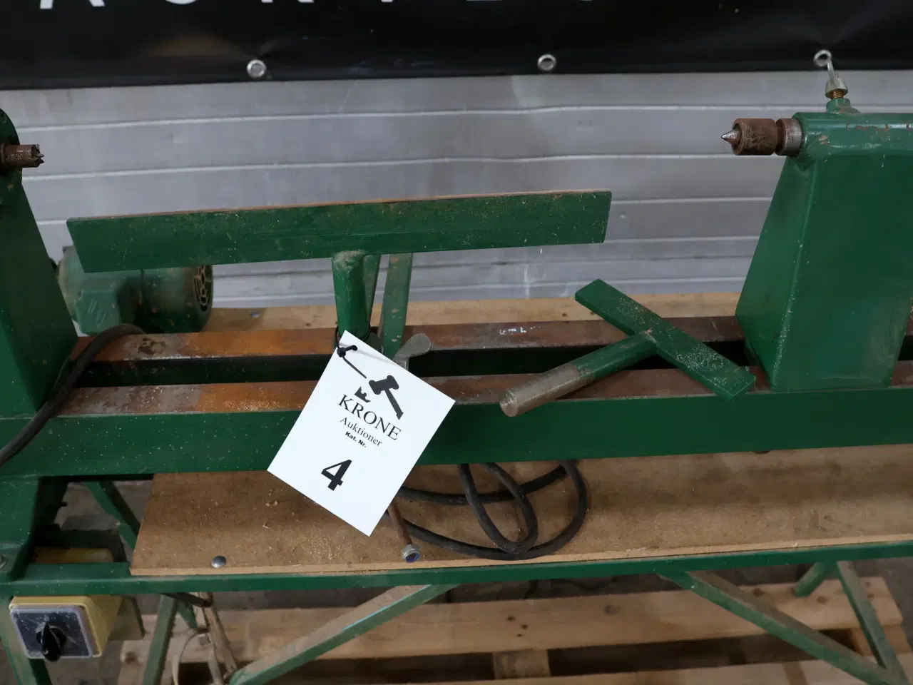 Billede 5 - Trædrejebænk m/div tilbehør og skruestik.