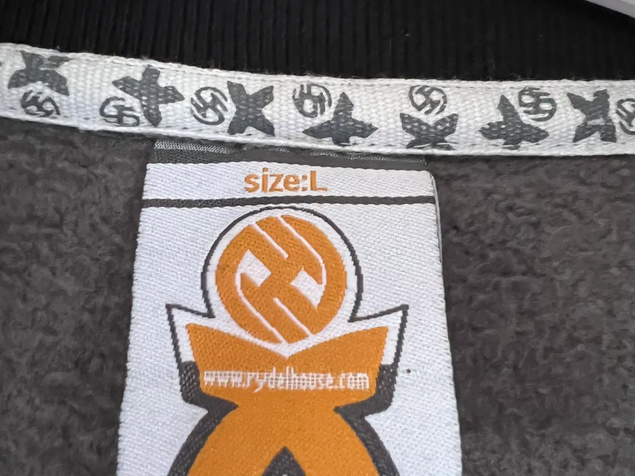 Billede 9 - Rydel House Royalty Sweatshirt m/Lynlås. (Str. L)