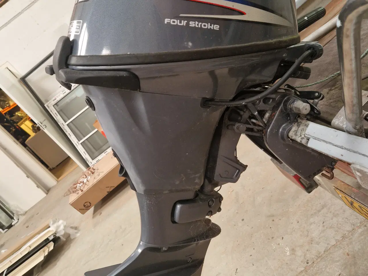 Billede 2 - Yamaha 15hk motor, medfølger jolle og trailer.