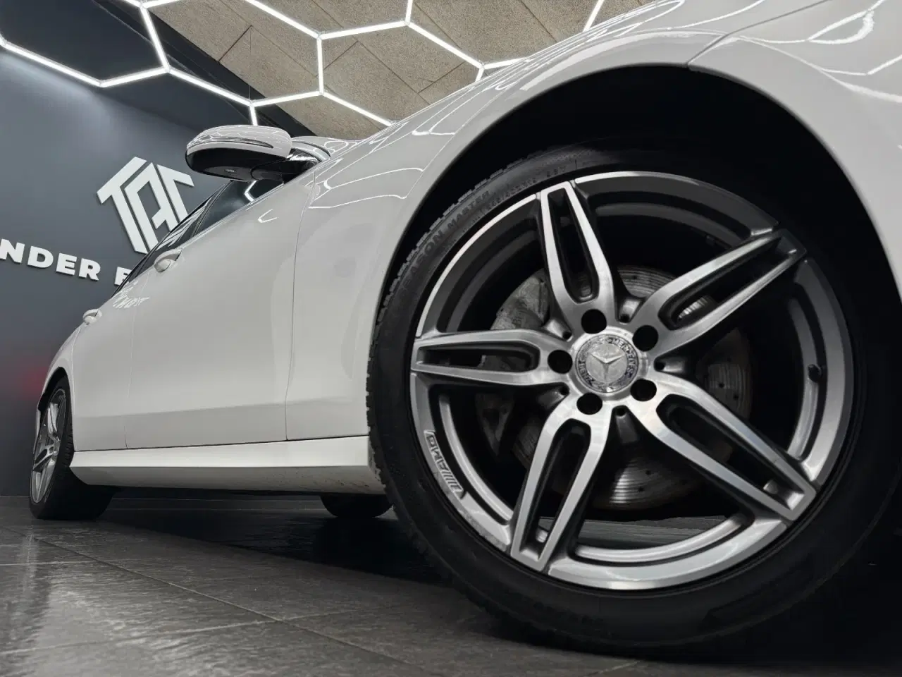 Billede 2 - Mercedes E220 d 2,0 AMG Line stc. aut.