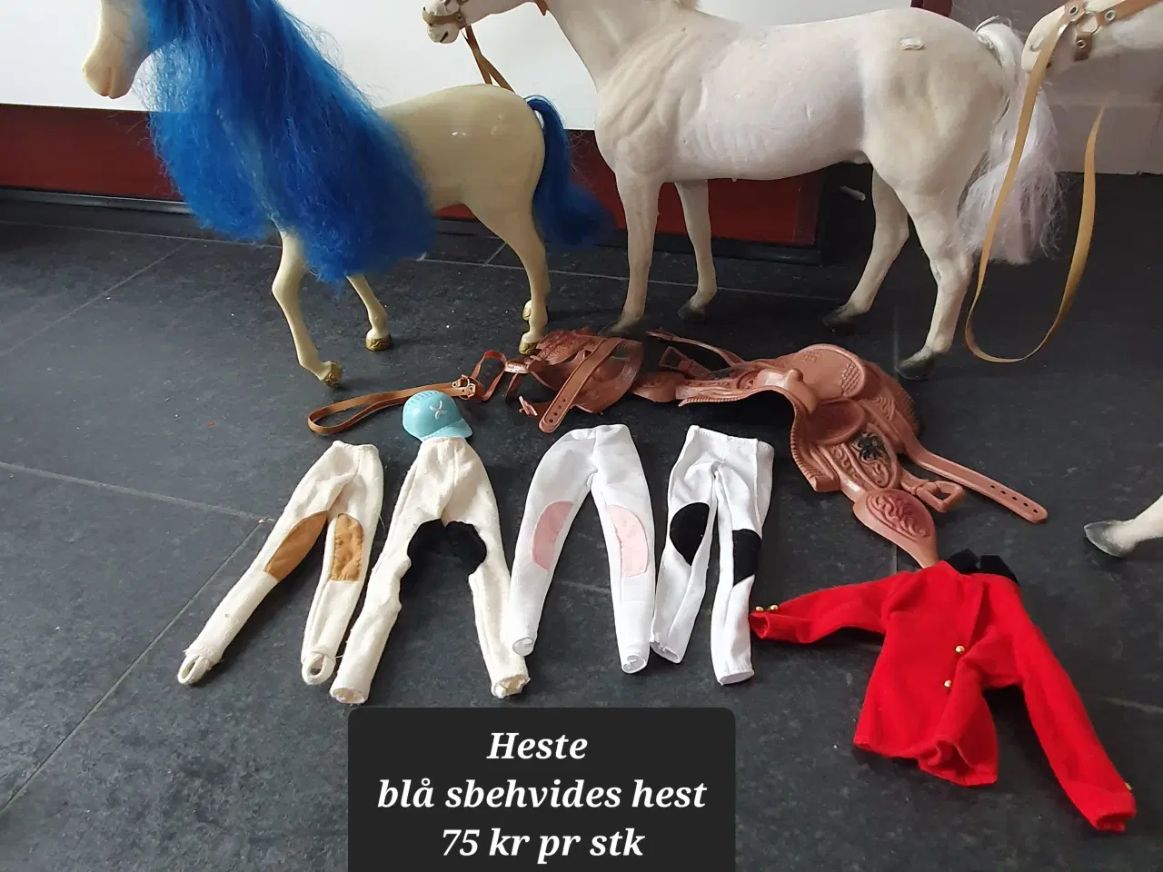 Billede 1 - Barbie  heste+tøj
