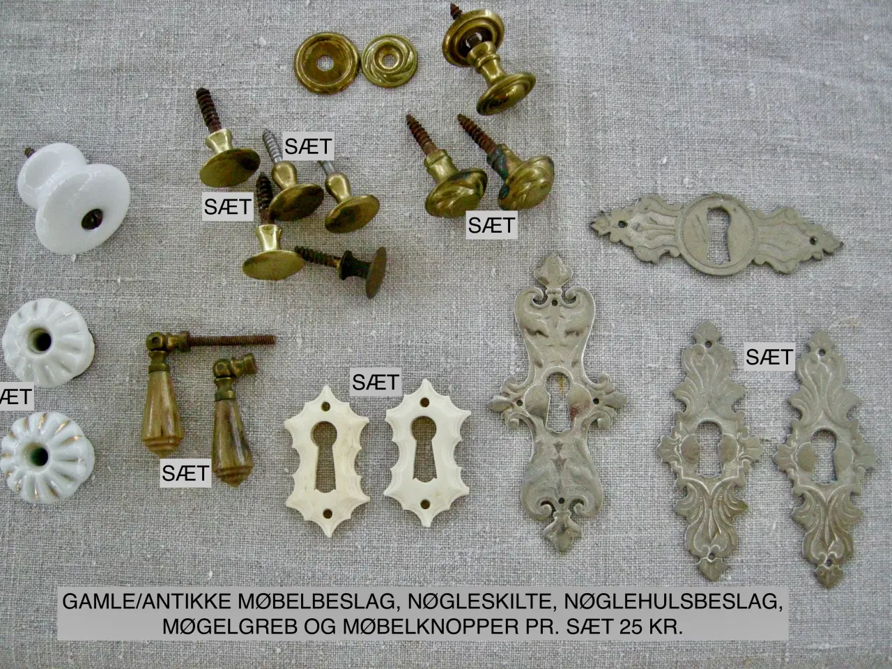 Billede 1 - Gamle møbelbeslag, møbelknopper, nøgleskilte, ben