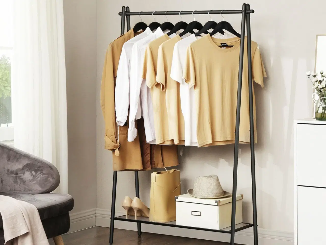 Billede 4 - Tøjstativ – SONGMICS, stål, med bøjlestang og bundhylde, 92,5 × 33,5 × 153 cm, mat sort (HSR23BK)