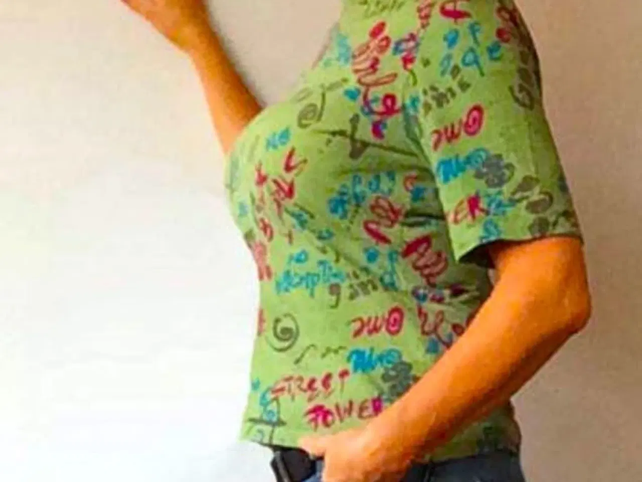Billede 4 - T-shirt med graffiti - hjemmesyet unika