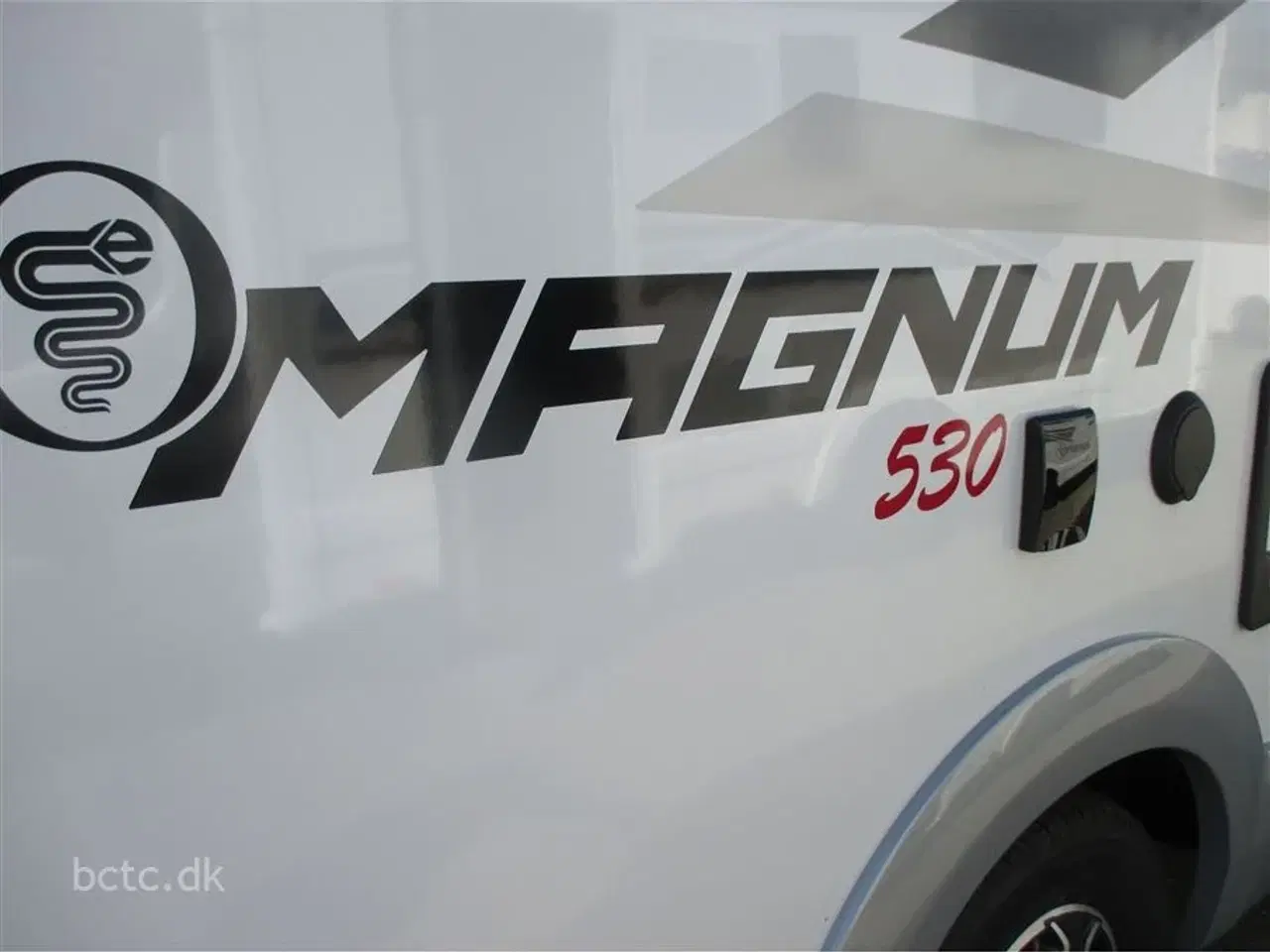 Billede 3 - 2025 - Elnagh Magnum 530   5 SELEPLADSER