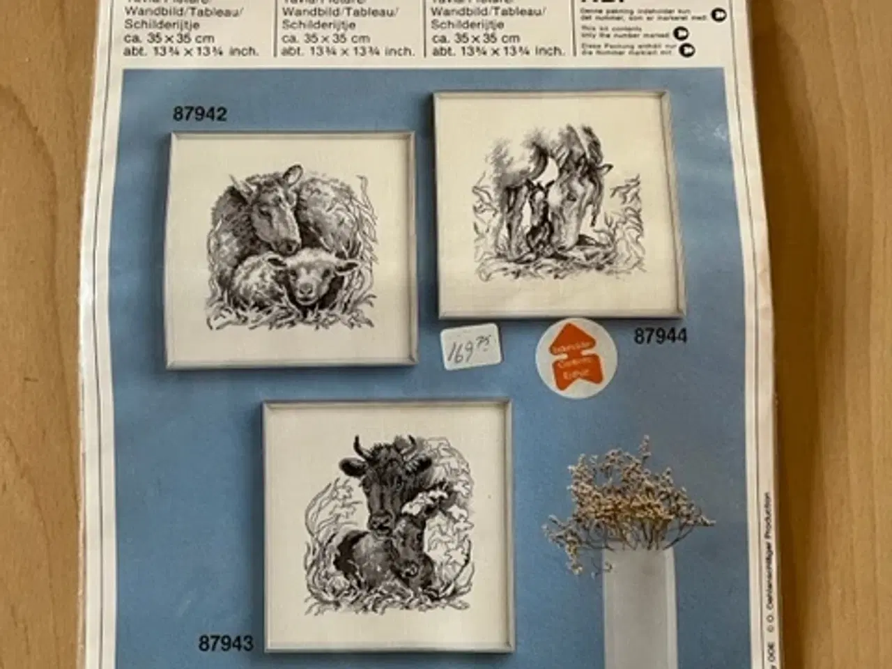 Billede 1 - Broderi med hest og føl