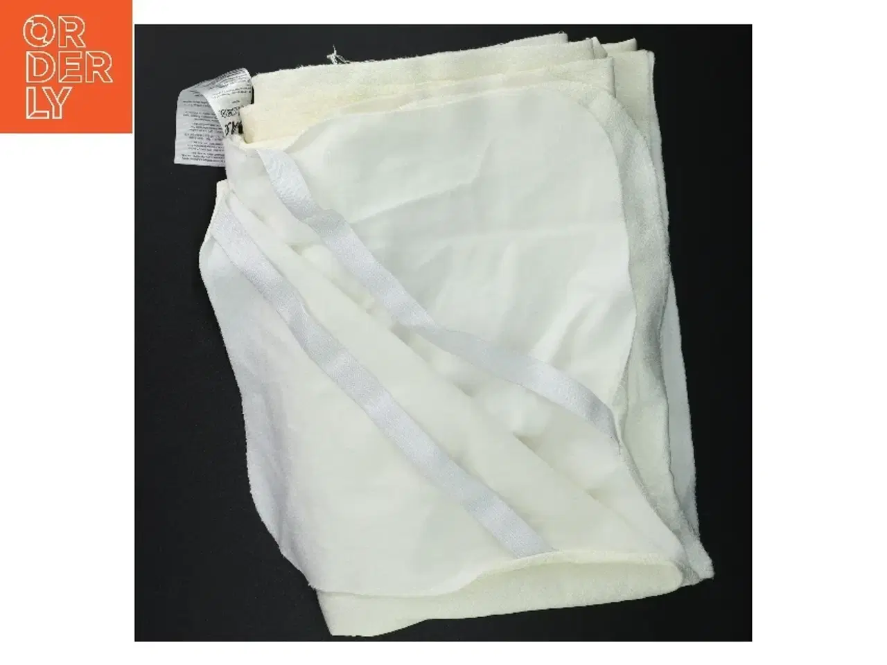 Billede 6 - Hvidt sengetøj fra Basic (str. 190 x. 135 cm)