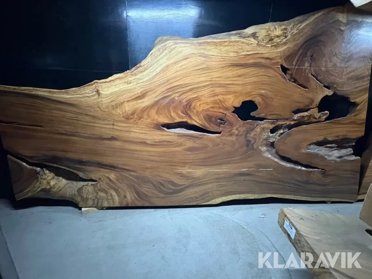 Billede 1 - Planke bordplade Akacie Lakeret 1 hel planke