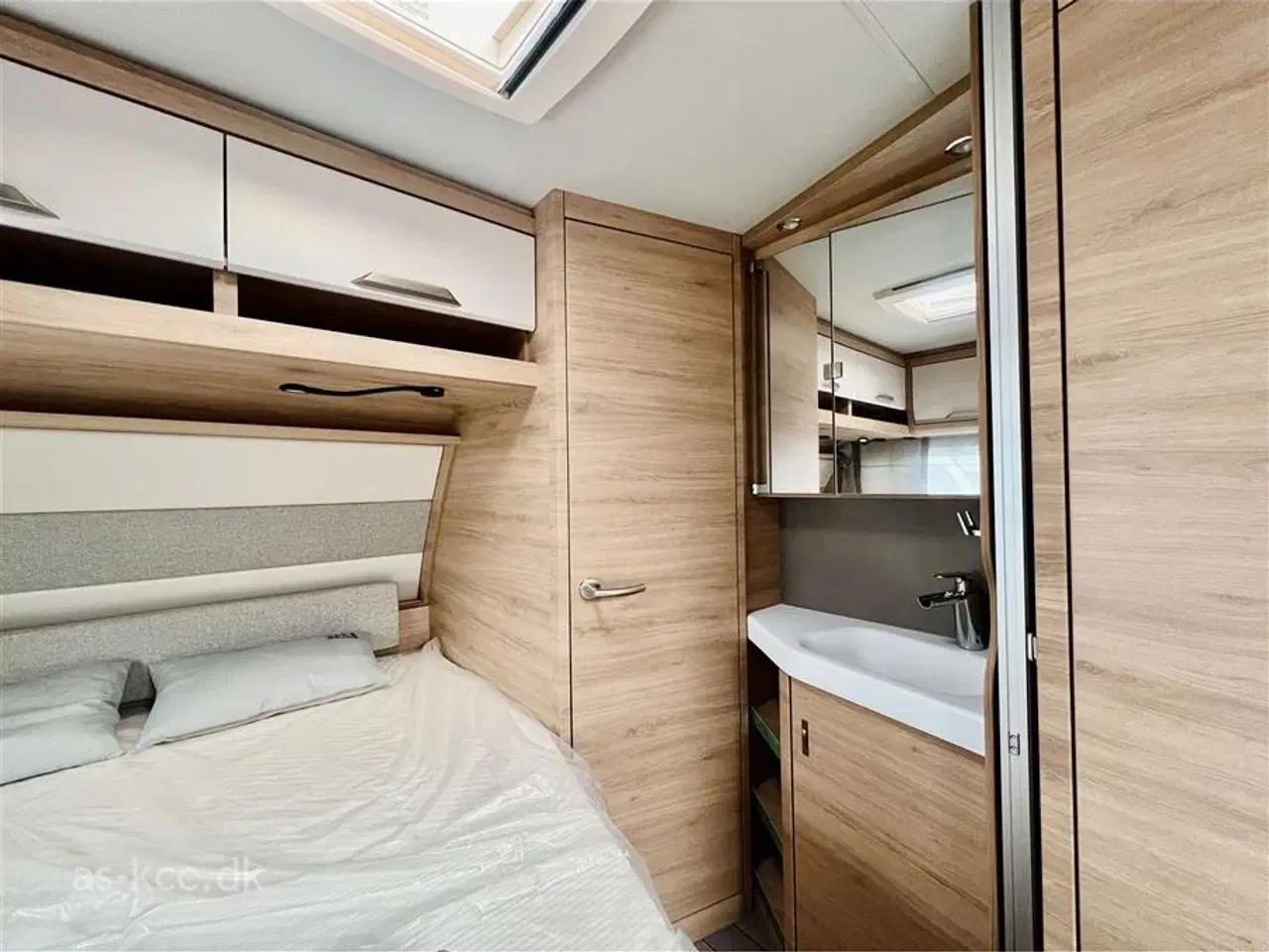 Billede 6 - 2023 - Knaus Südwind 550 FSK 60 Years   Knaus Südwind 550 FSK Dobbeltseng og Køjer