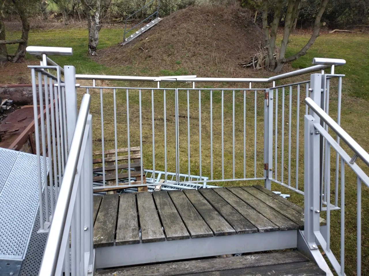 Billede 5 - Trappe med repos, evt. brandtrappe.