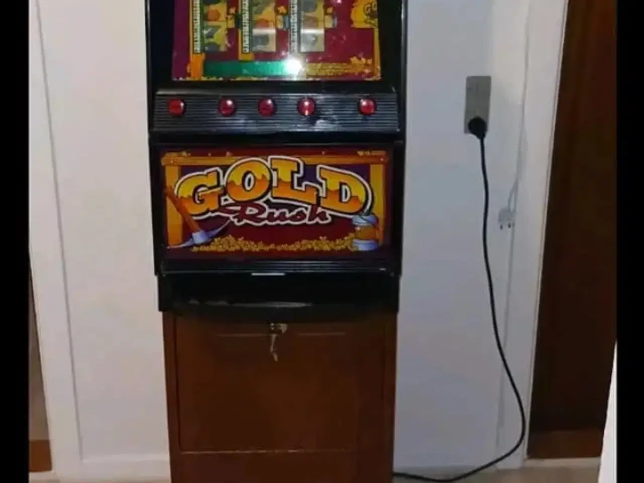 Billede 2 - Spilleautomat Golden Rush sælges 