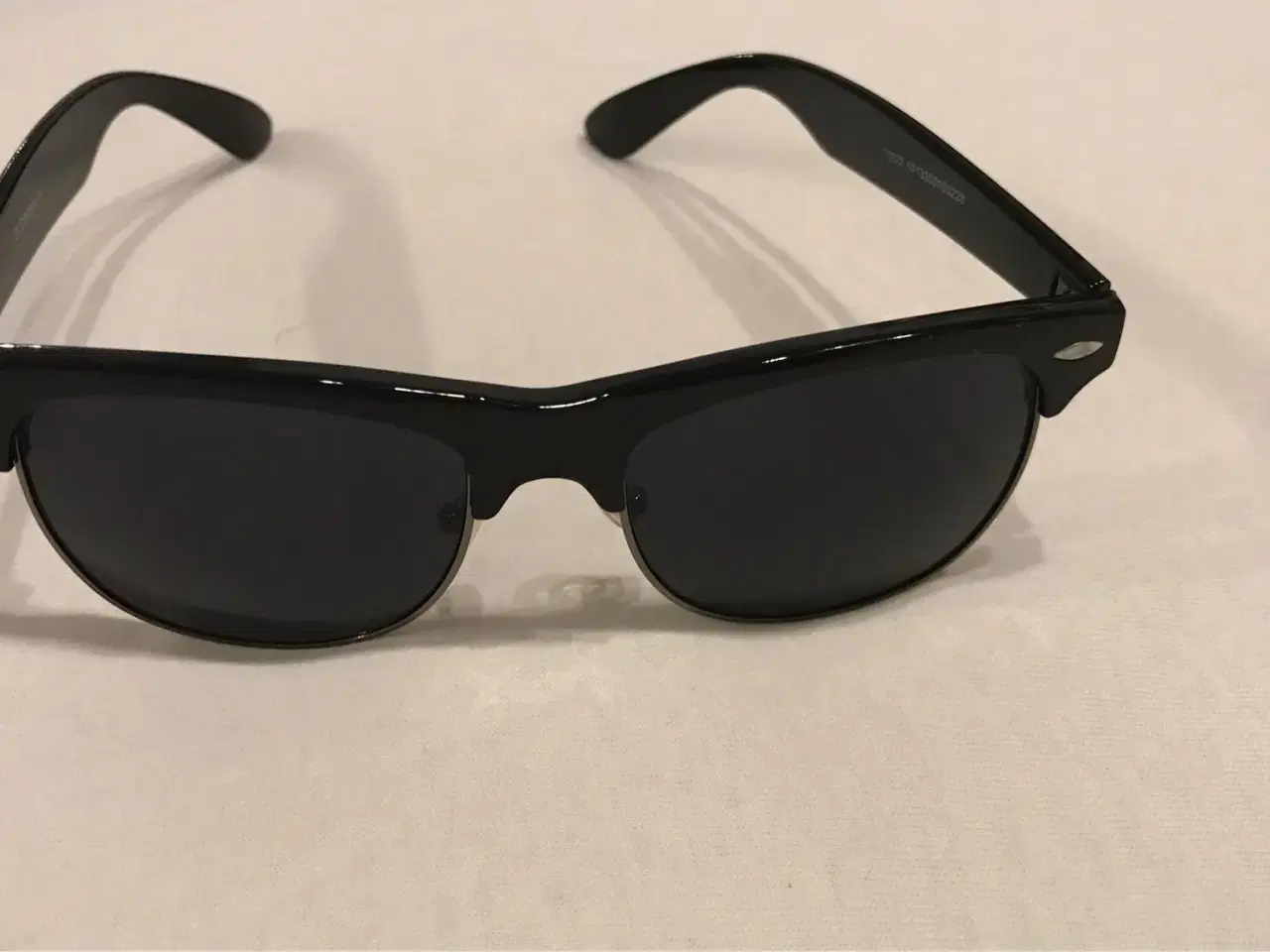 Billede 1 - Sorte super flotte Solbriller