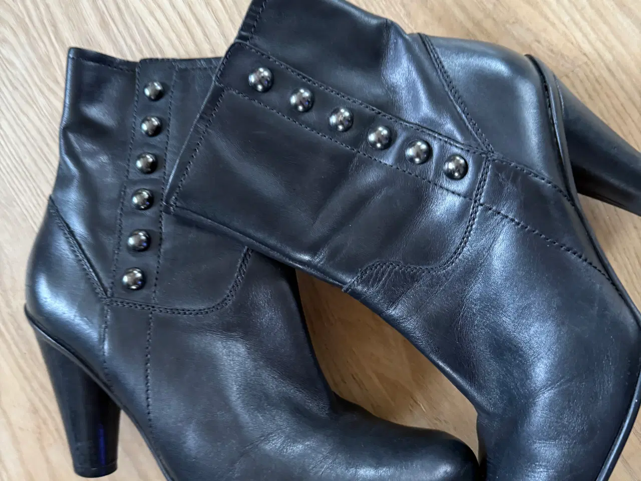 Billede 1 - SUPER FEDE HØJE ECCO STØVLETTER