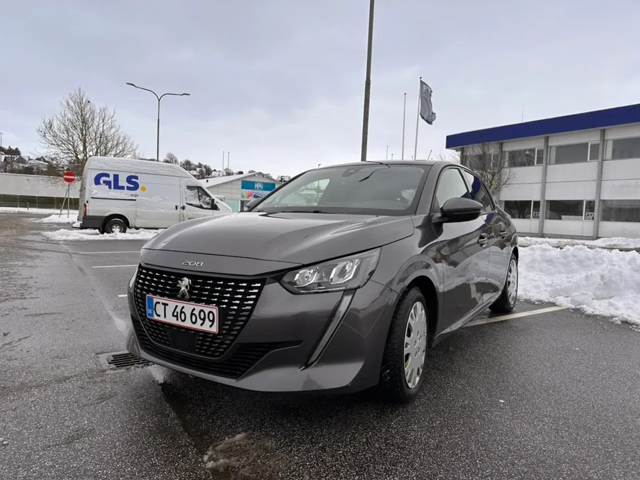 Billede 1 - Velholdt 208er