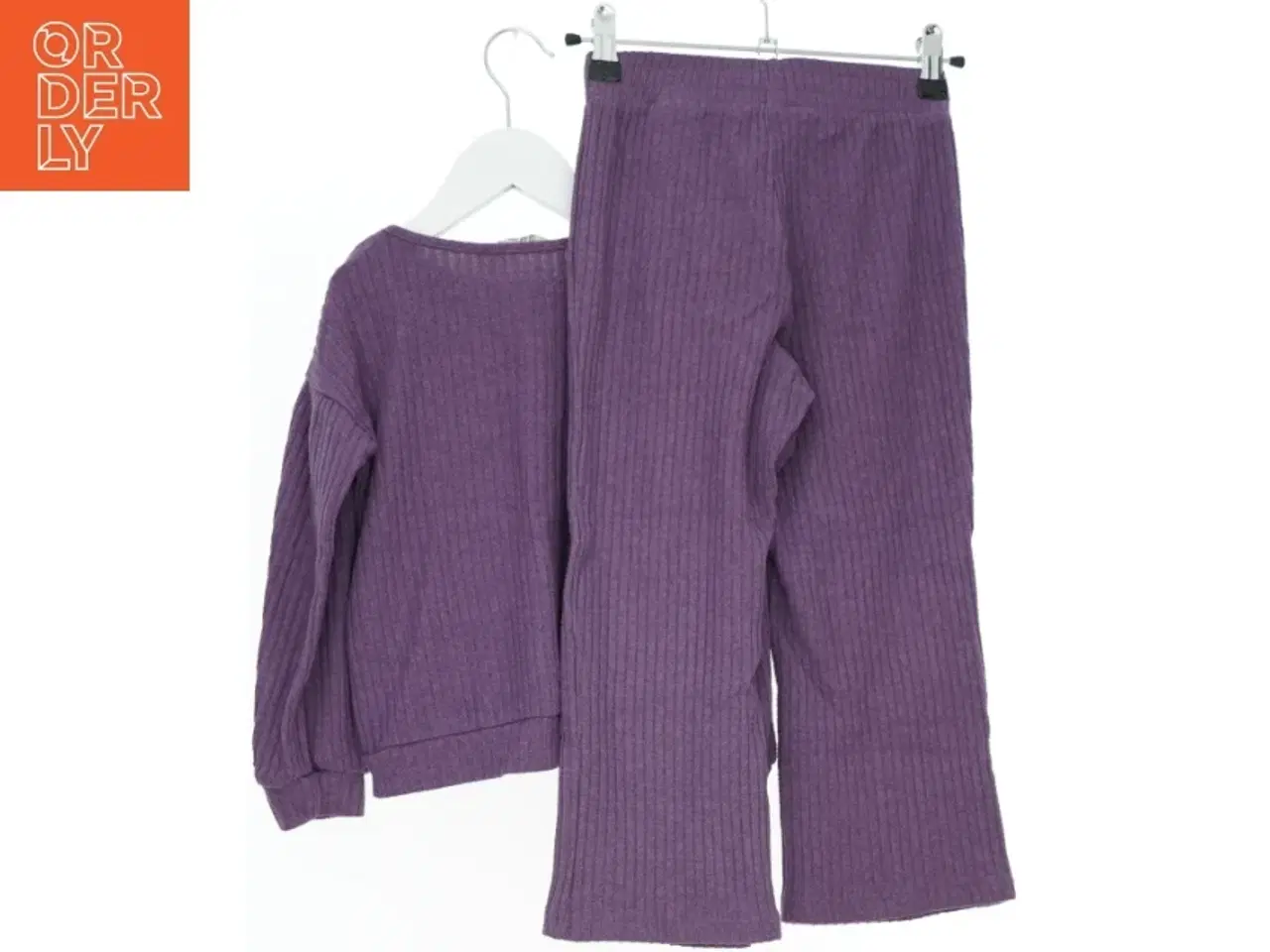 Billede 2 - Lilla ribstrikket sæt til børn fra H&M (str. 116)