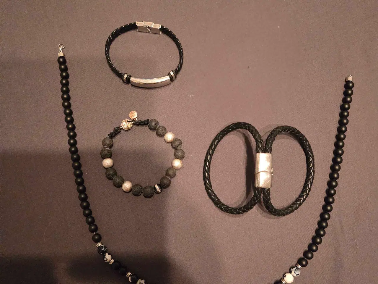 Billede 1 - Fine armbånd og en halskæde