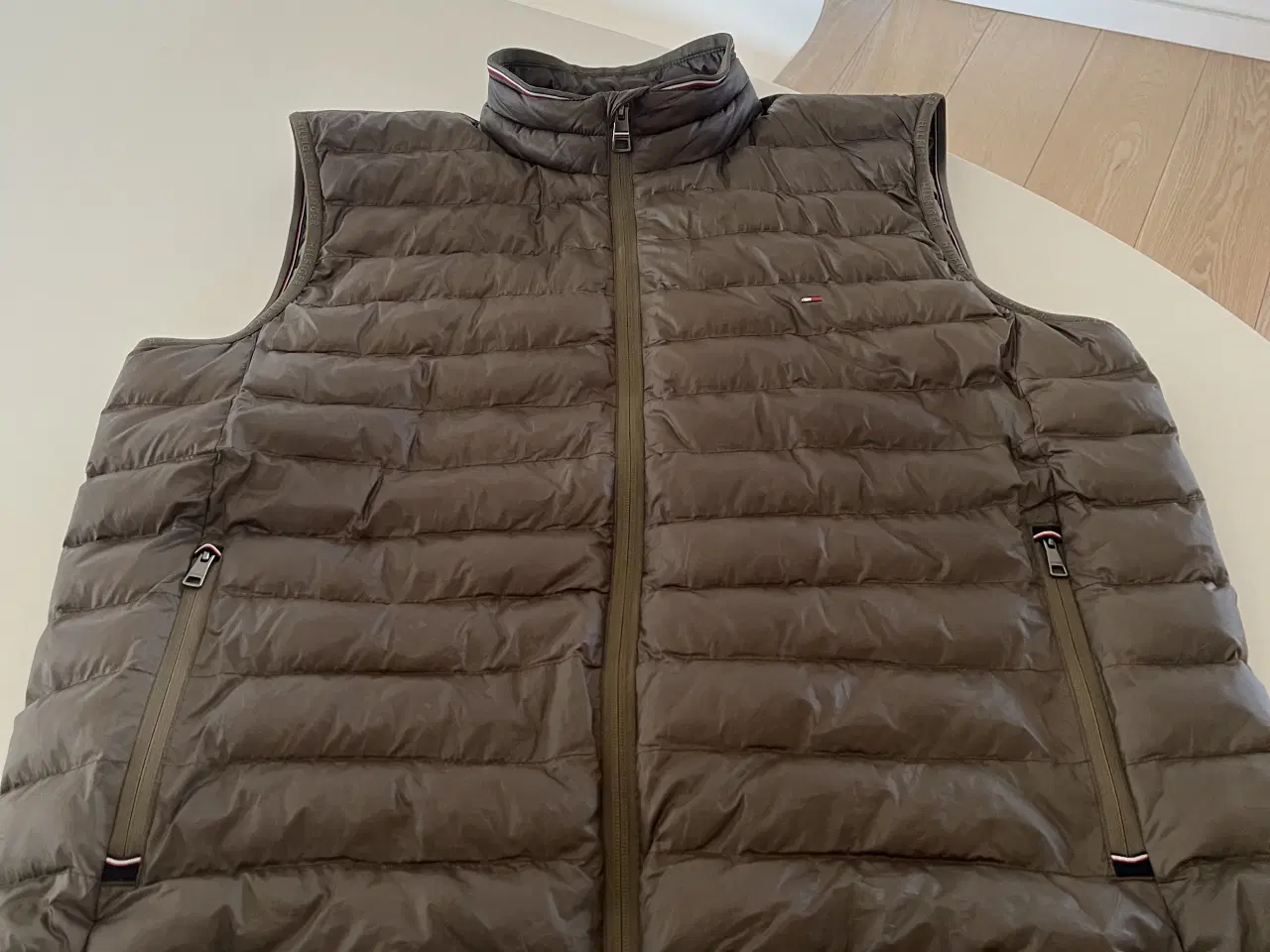 Billede 1 - Tommy Hilfiger herre dun vest str. XL
