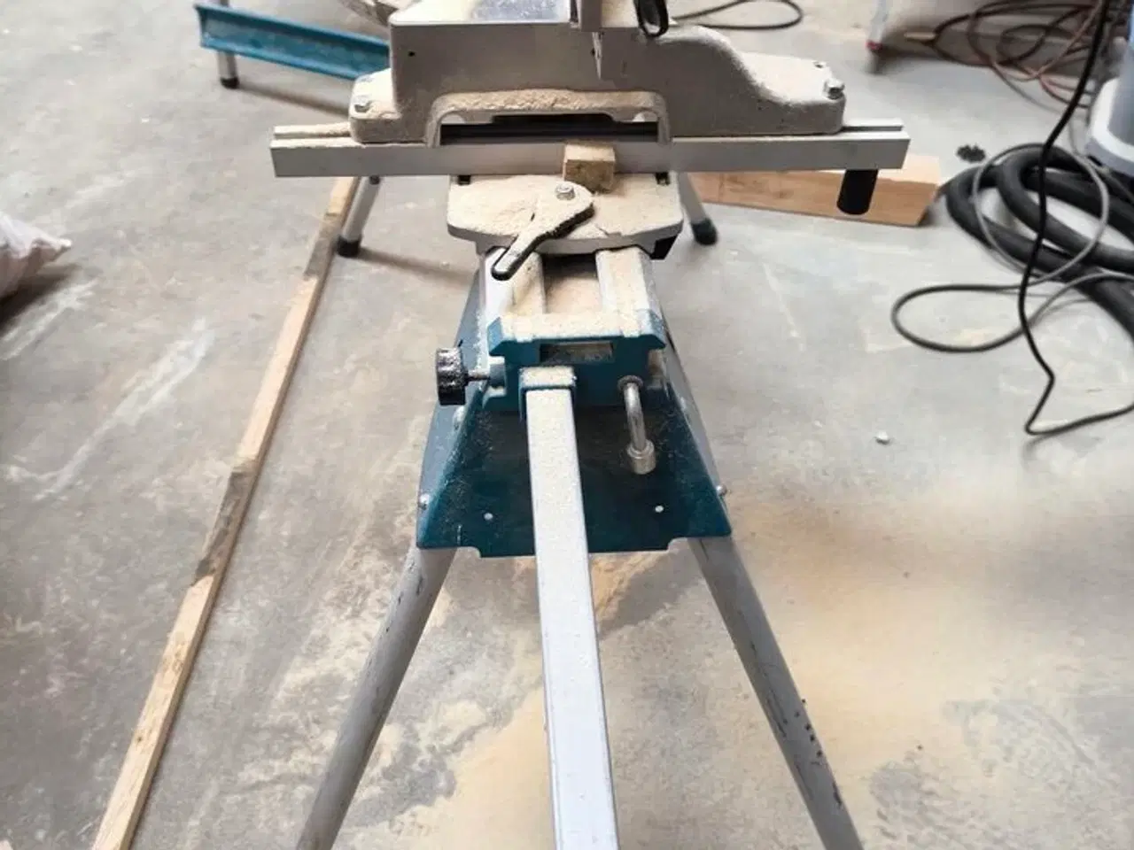 Billede 5 - Kap/geringsav DEWALT DWS780 inkl. MAKITA arbejdsbord