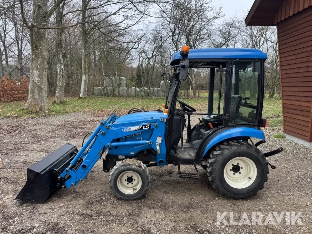 Billede 8 - Traktor LS J27 med frontlæsser