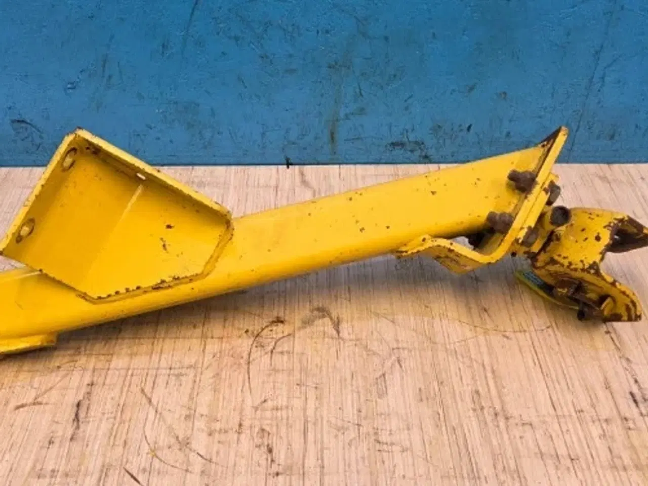 Billede 3 - New Holland TF78 Trækbeslag 84002996