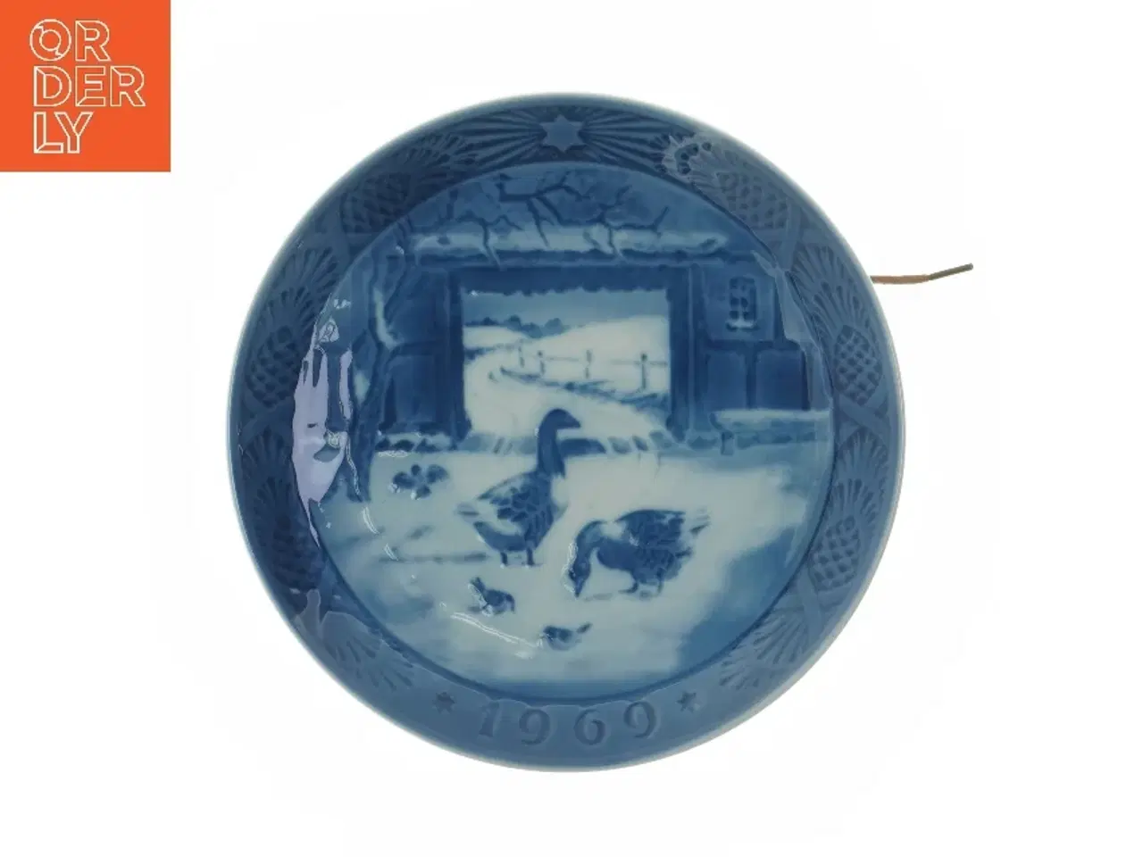 Billede 1 - Juleplatte 1969 fra Royal Copenhagen (str. Ø 18,5 cm)