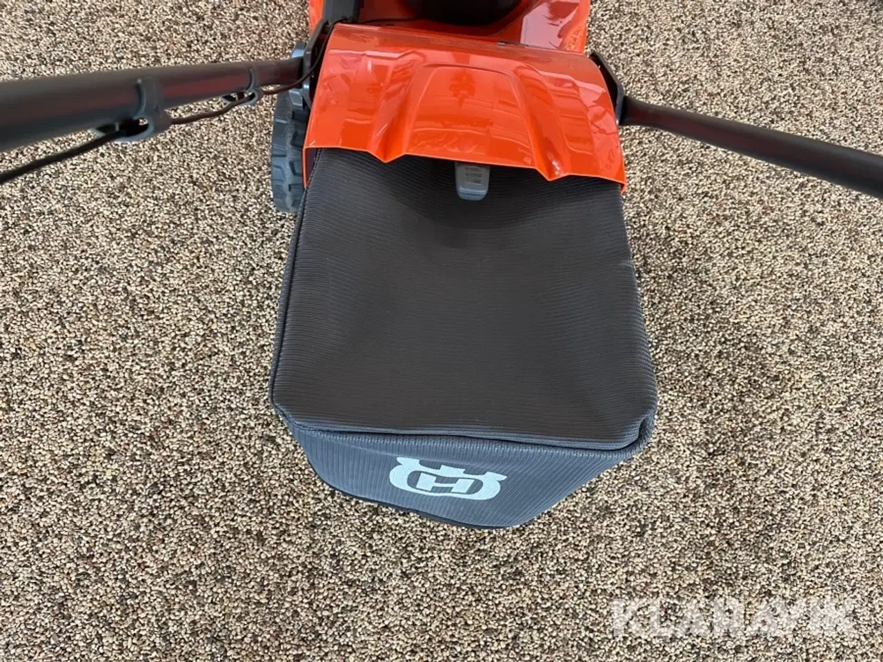 Billede 12 - Græsslåmaskine Husqvarna LC 247i