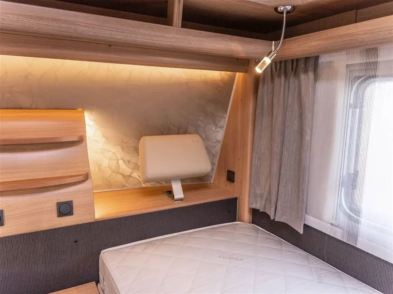 Billede 26 - 2016 - Fendt Bianco Selection 515 SG Rummelig kvalitetsvogn med enkeltsenge