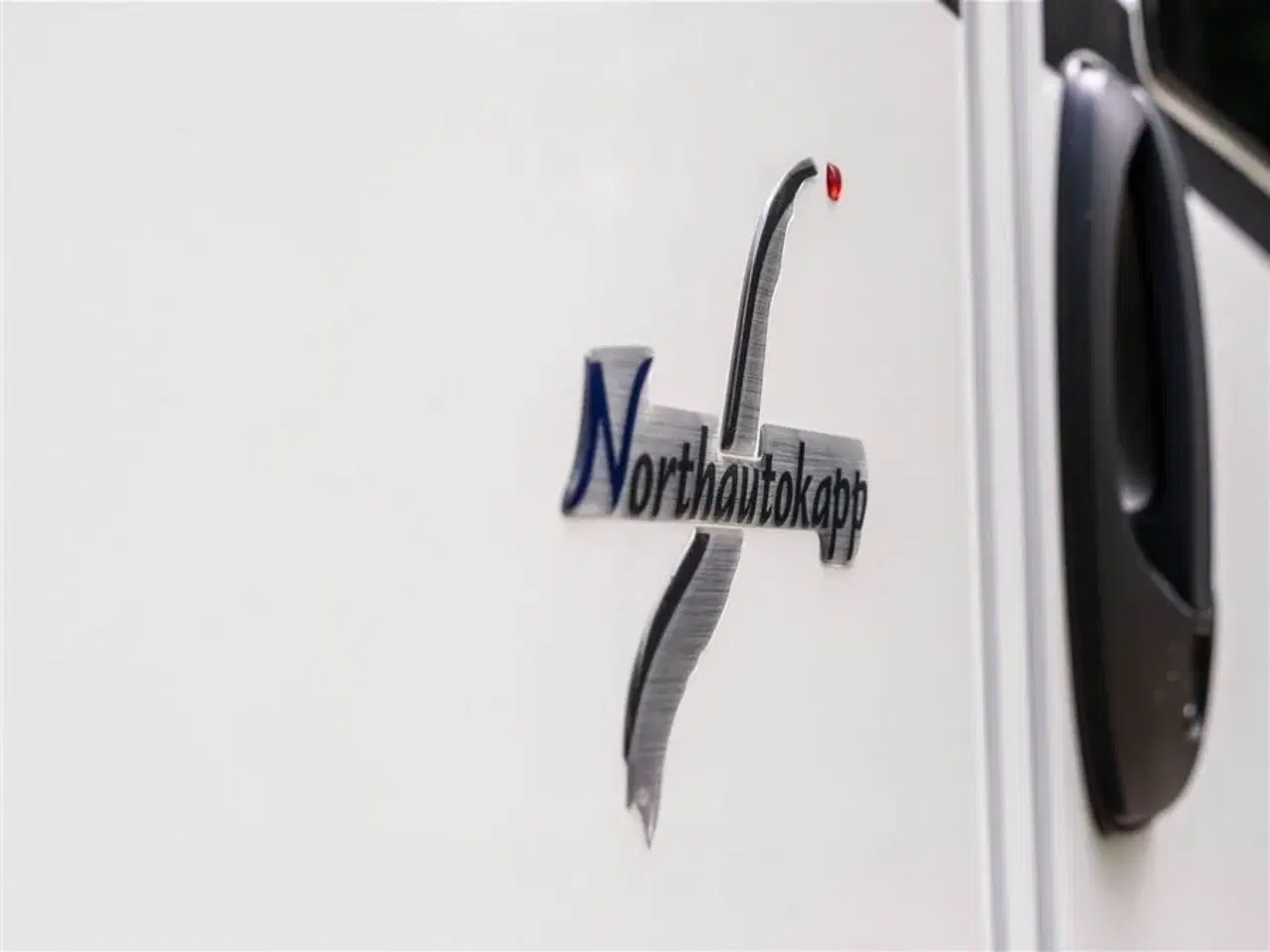 Billede 3 - 2026 - Benimar Tessoro 497   Luksus Vintervogn med Queens seng