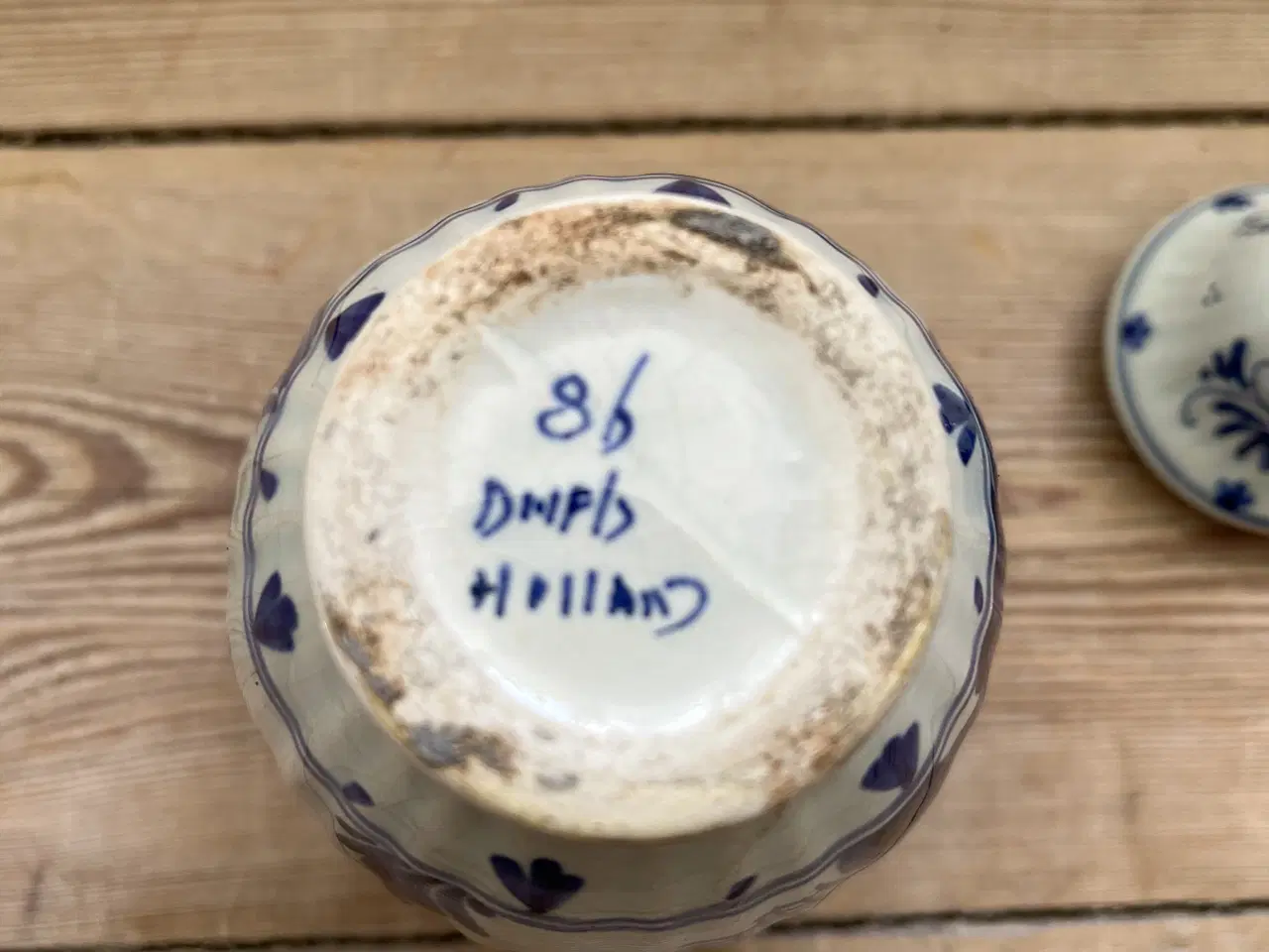Billede 9 - Delft krukke med låg