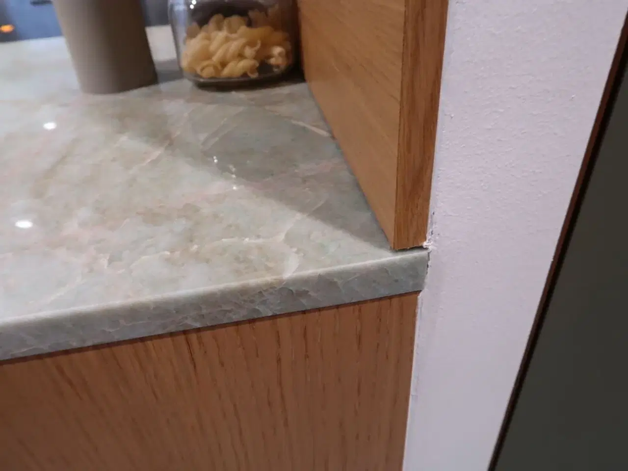 Billede 5 - Køkkenø i egetræ m. marmorbordplade FORM PLUS+