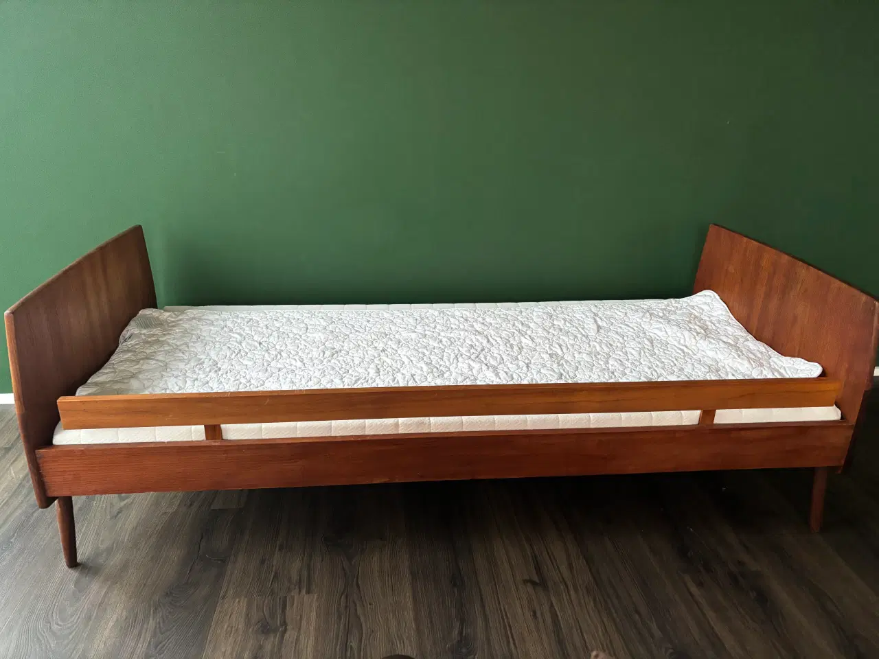 Billede 5 - Retro teaktræ børneseng 
