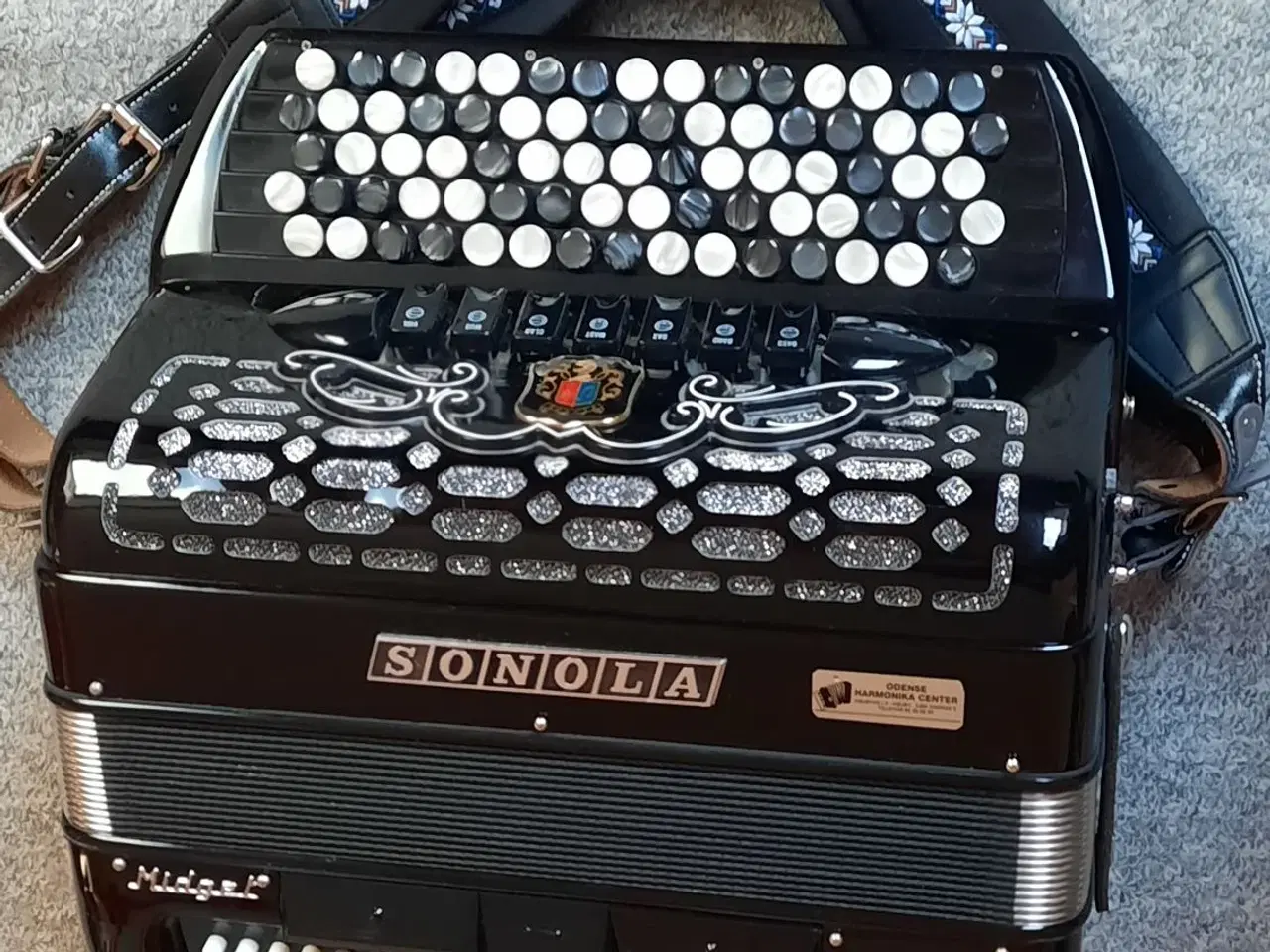 Billede 1 - Knaphamonika