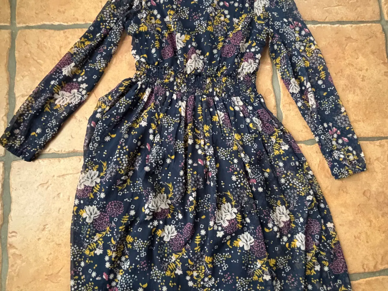 Billede 1 - Me too kjole str 164 multifarvet blomsterprint pig