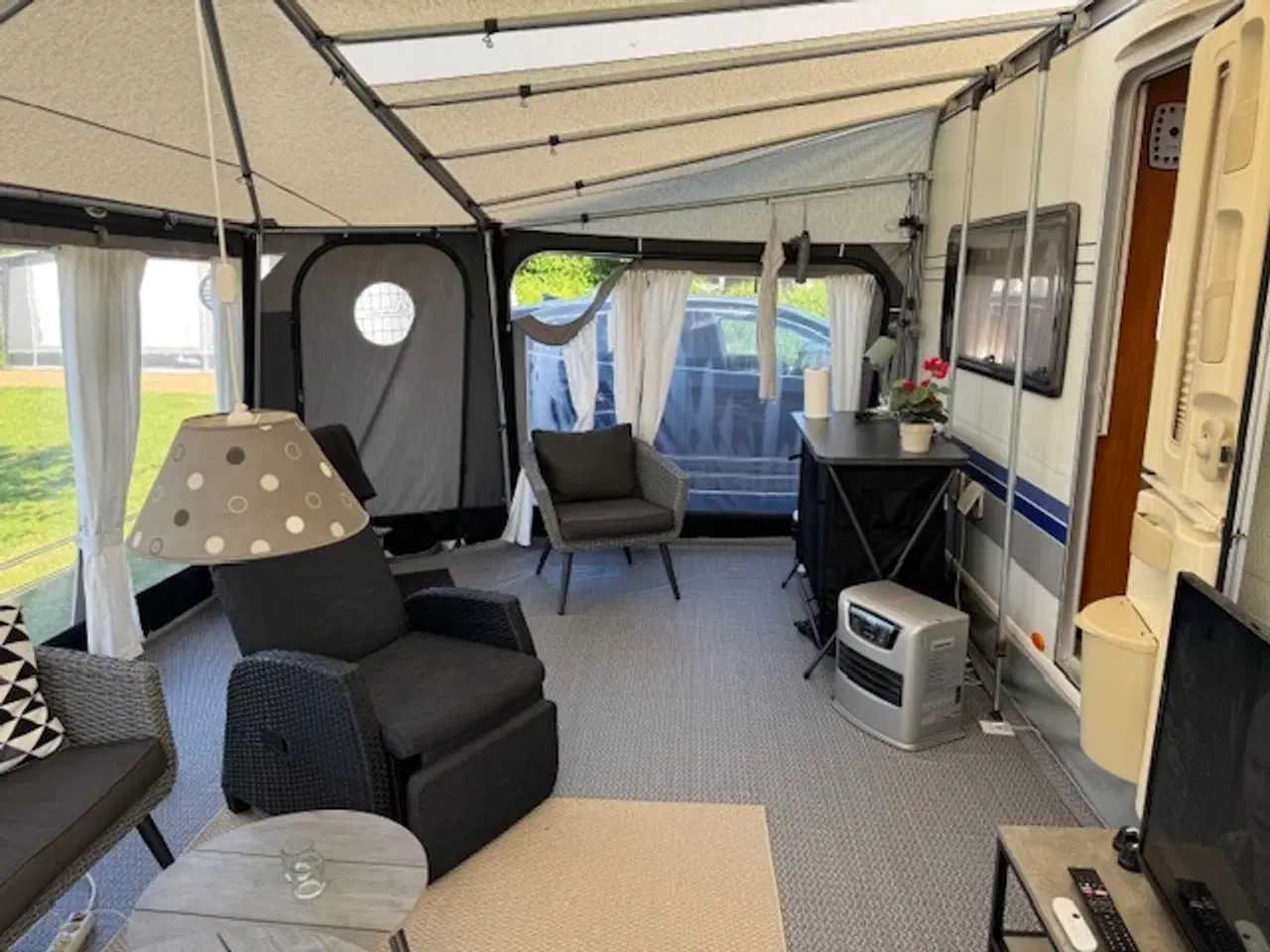 Billede 13 - Campingvogn med nyt fortelt
