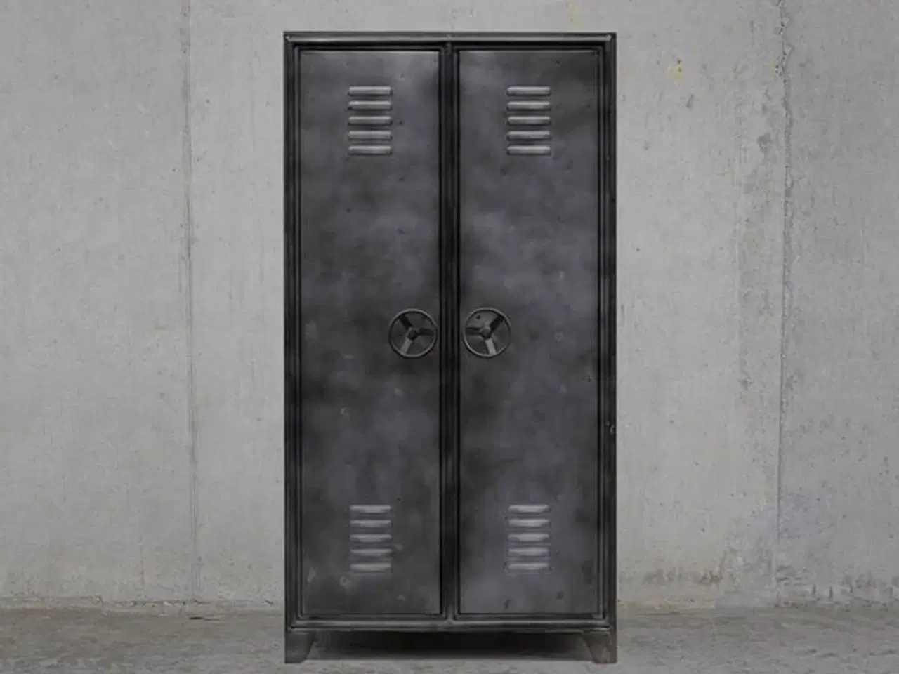 Billede 1 - Nyt LOCKER garderobeskab